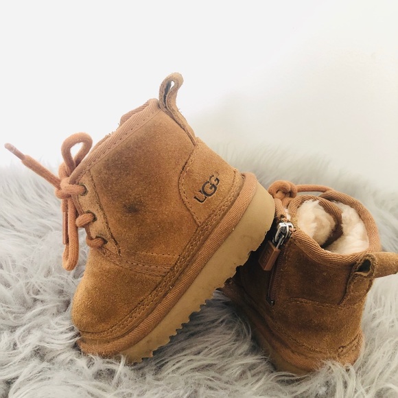 TODDLER CHUKKA UGG BOOT - Picture 4 of 8